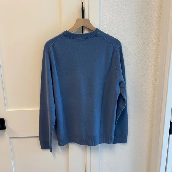 Banana Republic Men's Cashmere Sweater - Picture 3 of 4